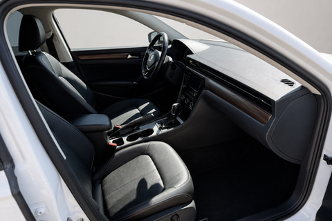 2020 Volkswagen Passat — view 10