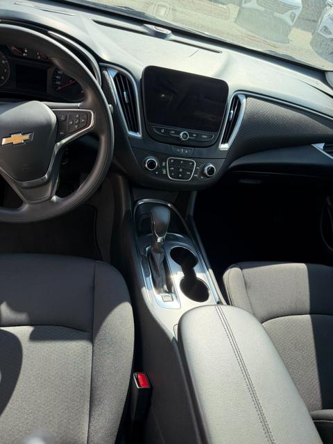 2024 CHEVROLET Malibu — view 4