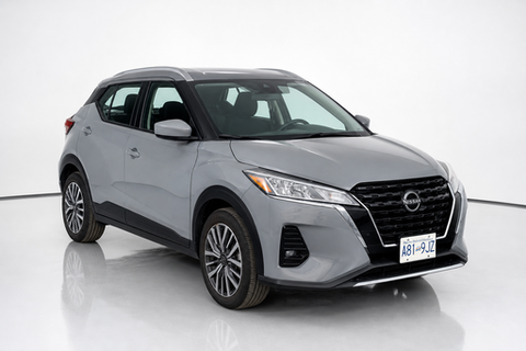 2024 Nissan Kicks — view 3
