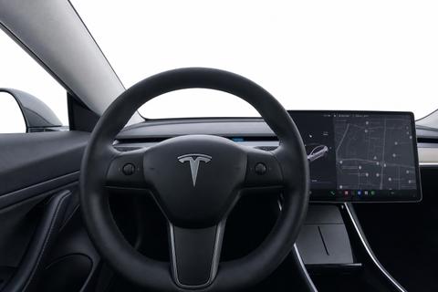 2020 Tesla Model 3 — view 9