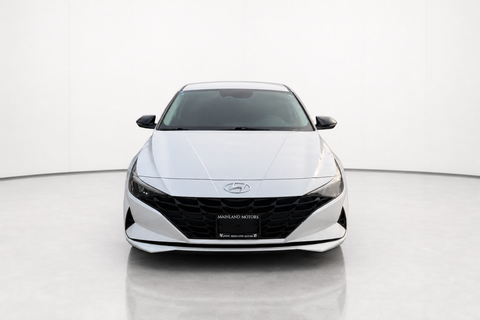 2022 Hyundai Elantra — view 2