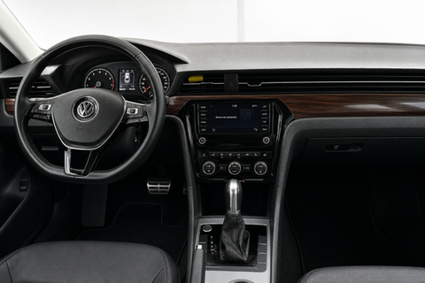 2020 Volkswagen Passat — view 14
