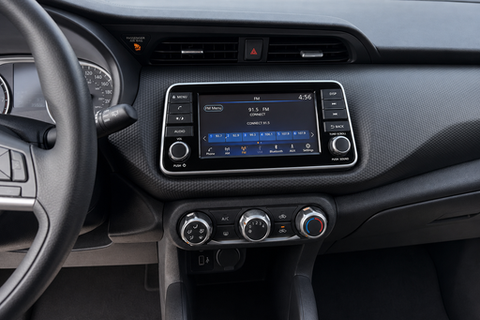 2025 Nissan Kicks Play — view 8