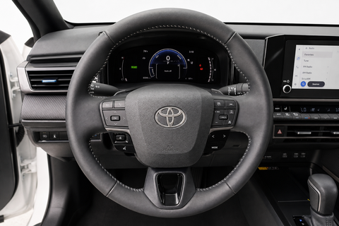 2025 Toyota Camry — view 9