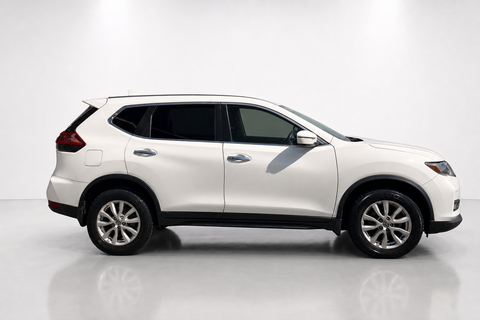 2018 Nissan Rogue — view 4