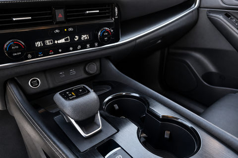 2023 Nissan Rogue — view 5