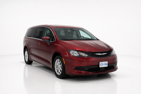 2023 Chrysler Grand Caravan — view 3
