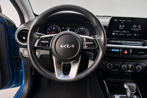 2023 Kia Forte — view 10