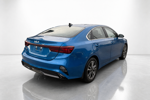2023 Kia Forte — view 5