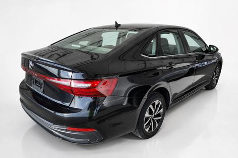 2025 VOLKSWAGEN Jetta — view 3