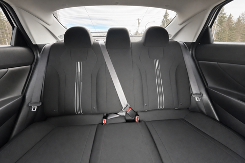 2022 Hyundai Elantra — view 8