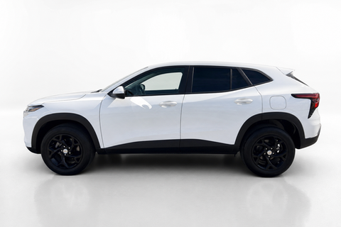 2025 Chevrolet Trax — view 6