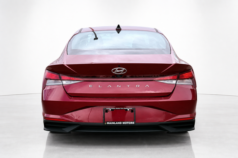 2022 Hyundai Elantra — view 5