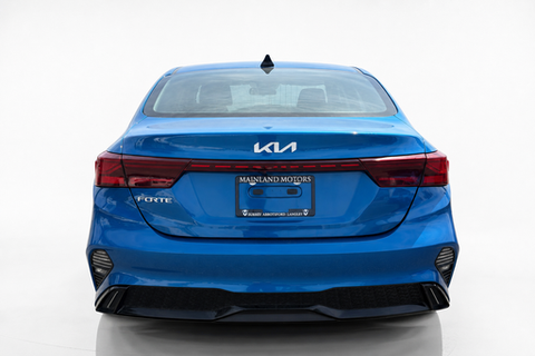 2023 Kia Forte — view 5