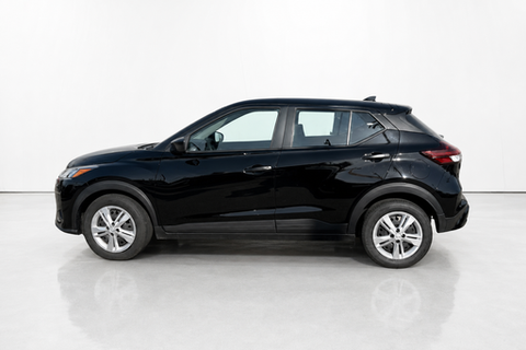 2025 Nissan Kicks Play — view 7