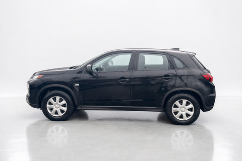 2023 Mitsubishi RVR — view 8