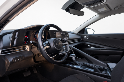 2022 Hyundai Elantra — view 9