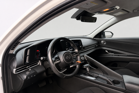 2022 Hyundai Elantra — view 7