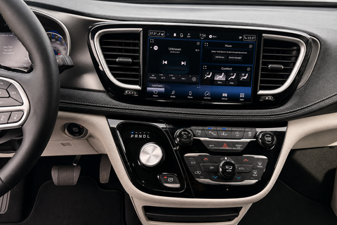 2023 Chrysler Pacifica — view 12