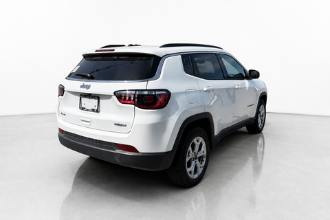 2025 Jeep Compass — view 4
