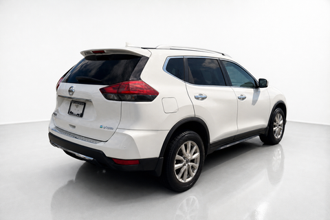 2018 Nissan Rogue — view 5