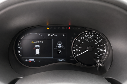 2025 Nissan Kicks Play — view 13