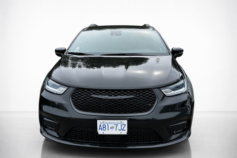 2023 Chrysler Pacifica — view 2