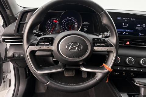 2022 Hyundai Elantra — view 13