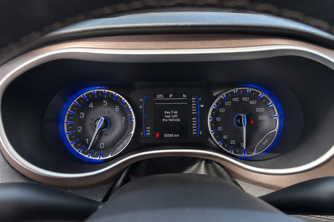 2023 Chrysler Grand Caravan — view 12
