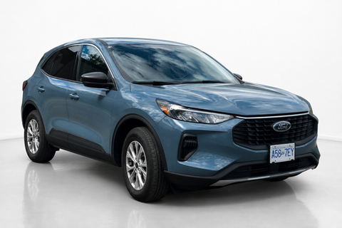 2024 Ford Escape — view 3