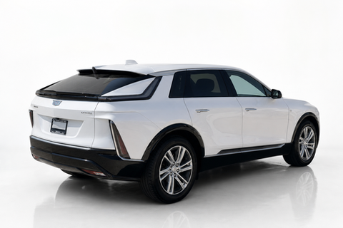 2024 Cadillac LYRIQ — view 3