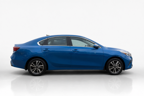 2023 Kia Forte — view 4