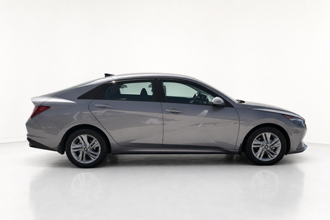 2023 Hyundai Elantra — view 4