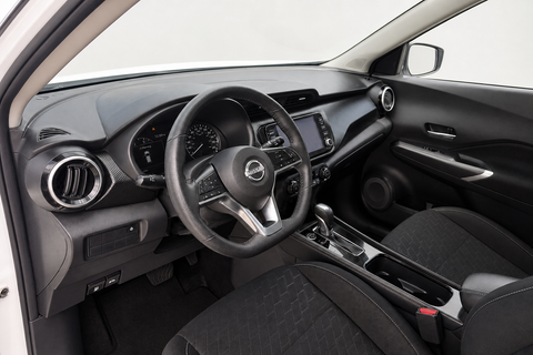 2025 Nissan Kicks Play — view 12