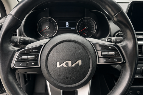 2023 Kia Forte — view 7