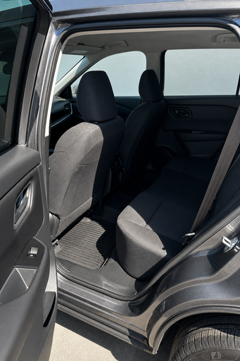 2024 Nissan Rogue — view 7