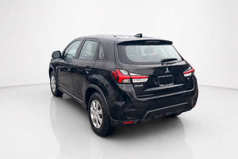 2023 Mitsubishi RVR — view 7