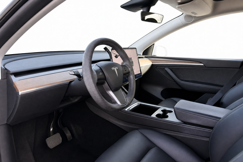 2023 Tesla Model Y — view 9