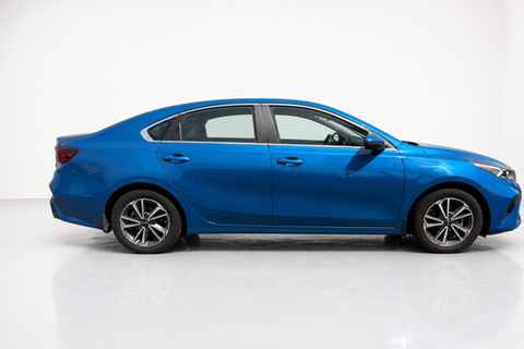 2023 Kia Forte — view 3