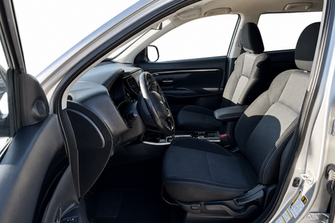 2020 Mitsubishi Outlander — view 10