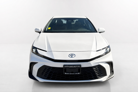 2025 Toyota Camry — view 3