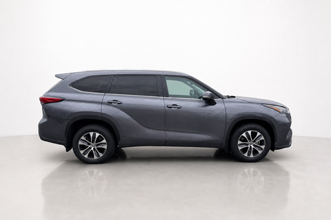 2023 Toyota Highlander — view 4
