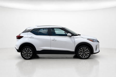 2025 Nissan Kicks Play — view 5