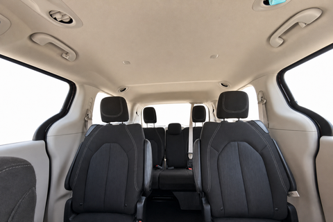 2023 Chrysler Grand Caravan — view 11