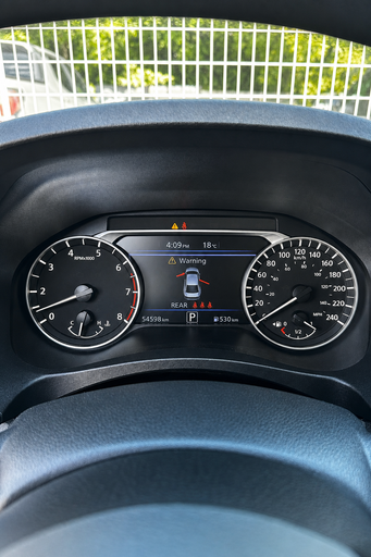 2024 Nissan Altima — view 5