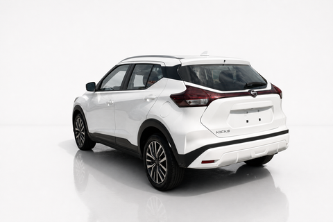 2025 Nissan Kicks Play — view 7