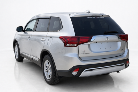 2020 Mitsubishi Outlander — view 8