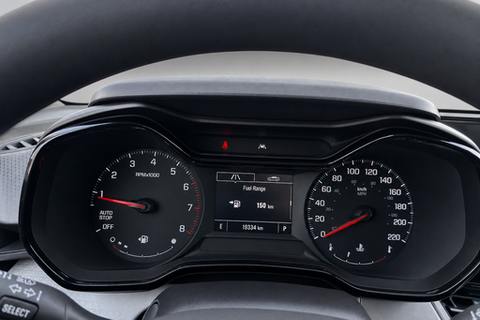 2025 Chevrolet Trax — view 8