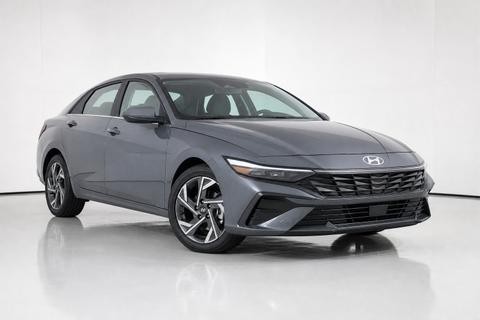 2026 Hyundai Elantra — view 4