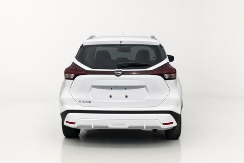 2025 Nissan Kicks Play — view 6